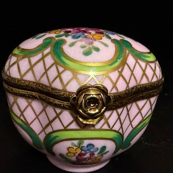 Art | Rhc Limoges Hand Painted Pink Porcelain Box Sculptural Rose Clasp ...